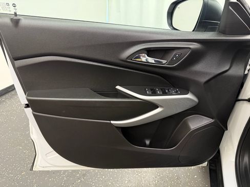 Used 2024 Chevrolet Trax LS w/ Driver Confidence Package FWD image 9