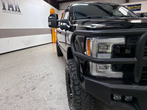 Used 2017 Ford F250 Platinum w/ Platinum Ultimate Package AWD/4WD image 14