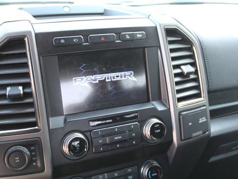 Used 2019 Ford F150 Raptor w/ Equipment Group 802A Luxury AWD/4WD image 14