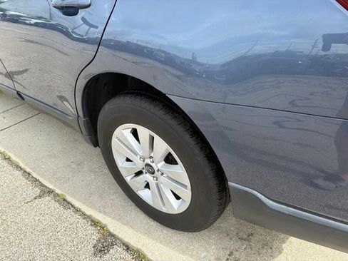 Used 2018 Subaru Outback 2.5i Premium w/ Popular Package #1 AWD/4WD image 6