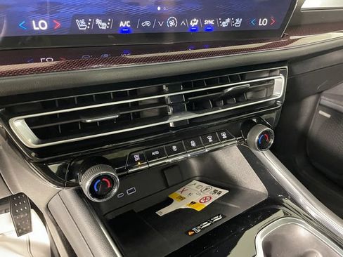 Used 2024 Chevrolet Traverse RS w/ LPO, Floor Liner Package AWD/4WD image 7