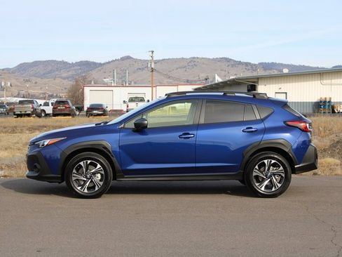Used 2024 Subaru Crosstrek 2.0i Premium w/ Crosstrek Mirror Package image 3