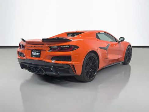 Used 2025 Chevrolet Corvette Z06 RWD image 9
