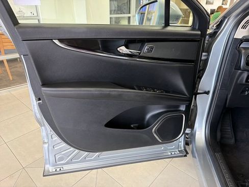 Used 2023 Lincoln Nautilus AWD w/ Premium Package image 13
