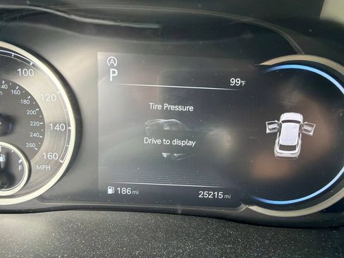 Used 2022 Genesis GV70 2.5T w/ Select Package AWD/4WD image 2