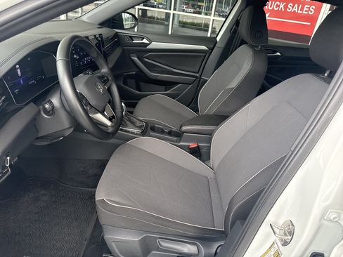 Used 2025 Volkswagen Jetta Sport FWD image 15