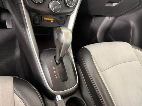 Used 2021 Chevrolet Trax LT FWD image 18