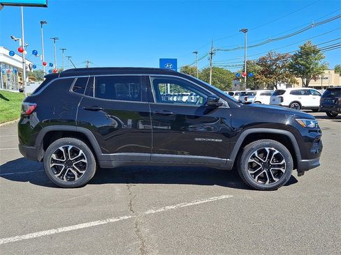 Used 2023 Jeep Compass Limited image 8