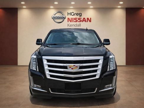 Used 2018 Cadillac Escalade 4WD image 6
