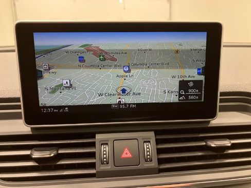Used 2018 Audi SQ5 Premium Plus AWD/4WD image 32