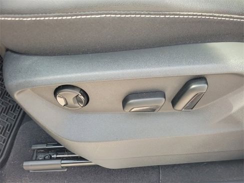 Used 2023 Volkswagen Atlas SE w/ Panoramic Sunroof Package image 4