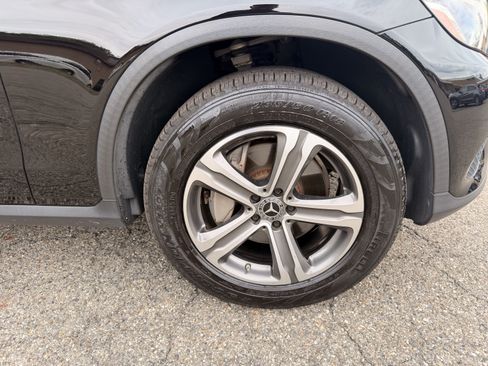 Used 2019 Mercedes-Benz GLC 300 4MATIC image 11