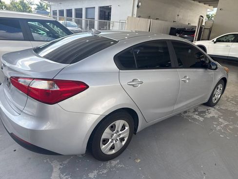 Used 2016 Kia Forte LX FWD image 5