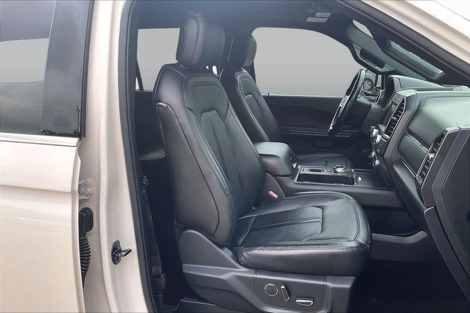 Used 2019 Ford Expedition Limited w/ Texas Edition Package RWD image 9