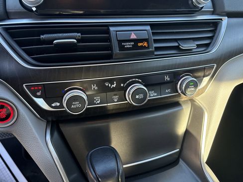 Certified 2018 Honda Accord EX-L image 32