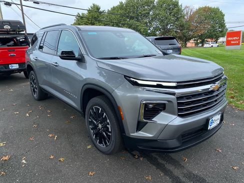 New 2025 Chevrolet Traverse LT w/ Sun and Wheel Package image 1