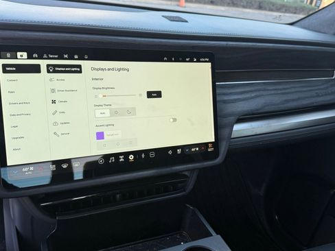 Used 2022 Rivian R1T Adventure image 19