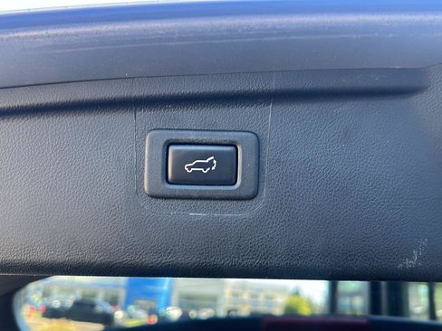 Used 2018 Subaru Outback 3.6R Limited AWD/4WD image 25