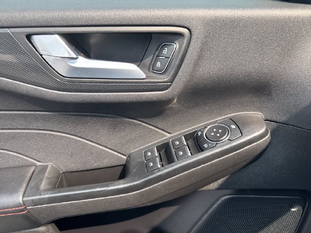 Used 2025 Ford Escape ST-Line AWD/4WD image 11