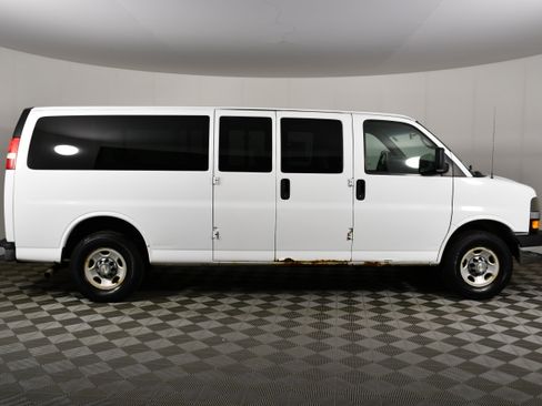 Used 2013 Chevrolet Express 3500 LT w/ LT Preferred Equipment Group RWD image 5