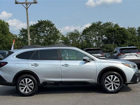 Used 2022 Subaru Outback Premium AWD/4WD image 6