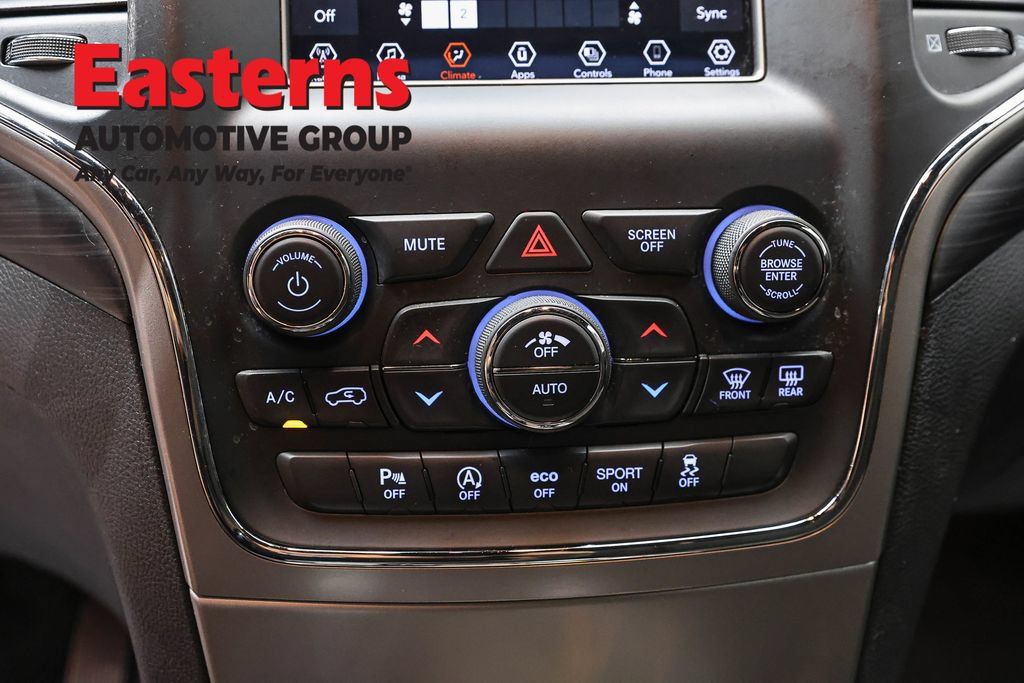 Used 2021 Jeep Grand Cherokee Laredo AWD/4WD image 20