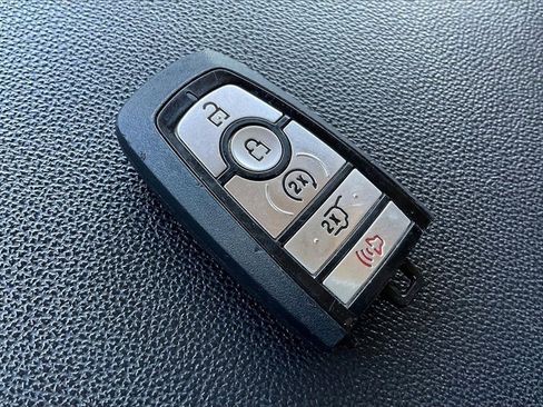 Used 2024 Ford Expedition XLT image 38