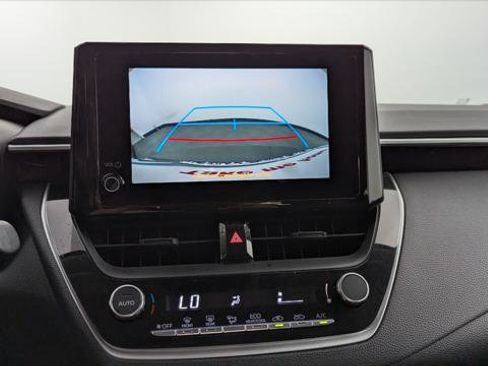 Used 2024 Toyota Corolla LE FWD image 28