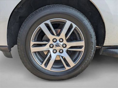 Used 2024 Ford Expedition XLT image 19