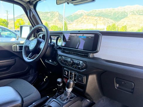Used 2024 Jeep Wrangler Unlimited AWD/4WD image 14