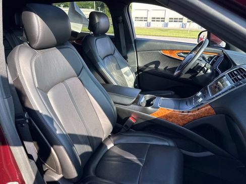 Used 2019 Lincoln Nautilus Reserve AWD/4WD image 13