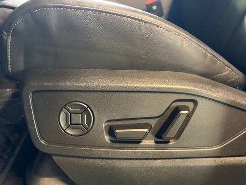 Used 2025 Audi Q5 Premium w/ Premium Plus AWD/4WD image 22