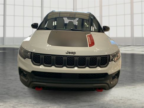 Used 2023 Jeep Compass Trailhawk image 20