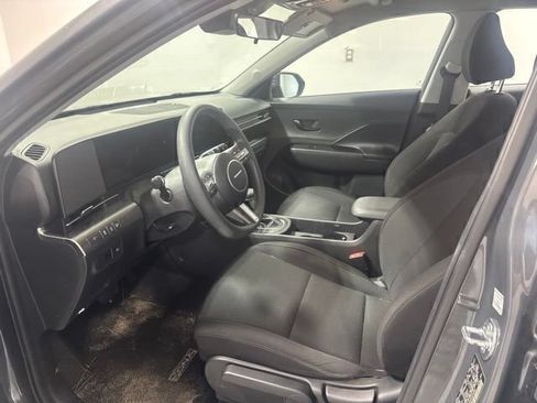 Used 2025 Hyundai Kona SE FWD image 12