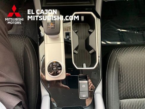 New 2025 Mitsubishi Outlander ES image 15