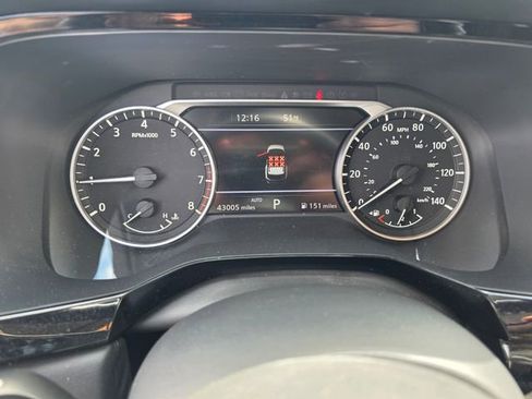 Used 2022 Nissan Pathfinder SV AWD/4WD image 17