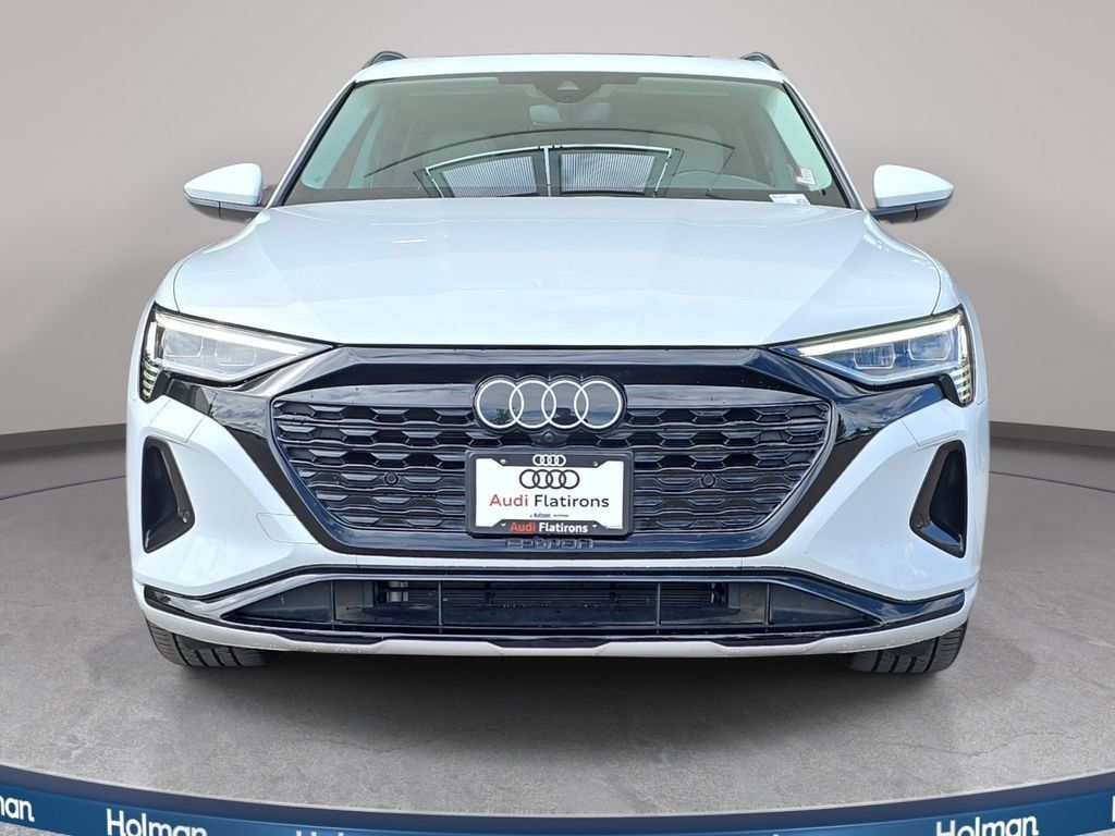 Used 2024 Audi Q8 e-tron Premium Plus AWD/4WD image 3