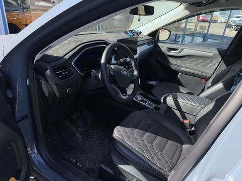 Used 2024 Ford Escape Platinum w/ Premium Technology Package image 8