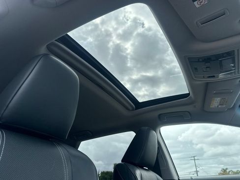 Used 2018 Lexus RX 450hL Premium w/ Premium Package AWD/4WD image 18