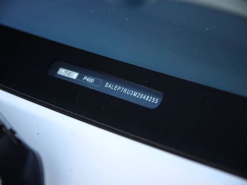 Used 2021 Land Rover Defender 110 SE image 9