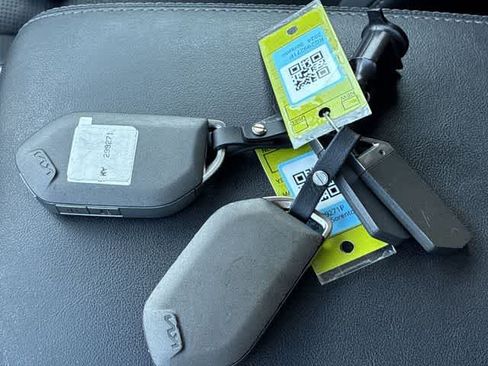 Used 2024 Kia Sorento S FWD image 36