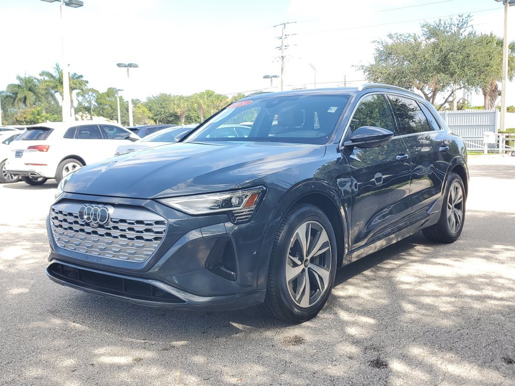 Certified 2024 Audi Q8 e-tron Premium Plus w/ Premium Plus Package AWD/4WD image 9