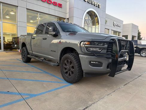 Used 2025 RAM 2500 Big Horn AWD/4WD image 1
