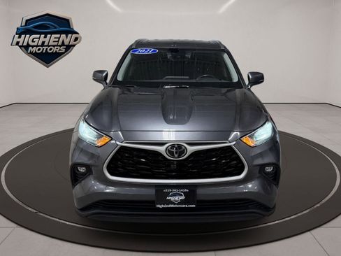 Used 2021 Toyota Highlander XLE AWD/4WD image 10