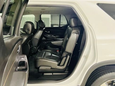 Used 2020 Chevrolet Traverse LT w/ LT Premium Package FWD image 24