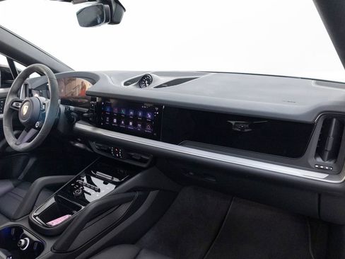 Certified 2026 Porsche Cayenne S AWD/4WD image 33