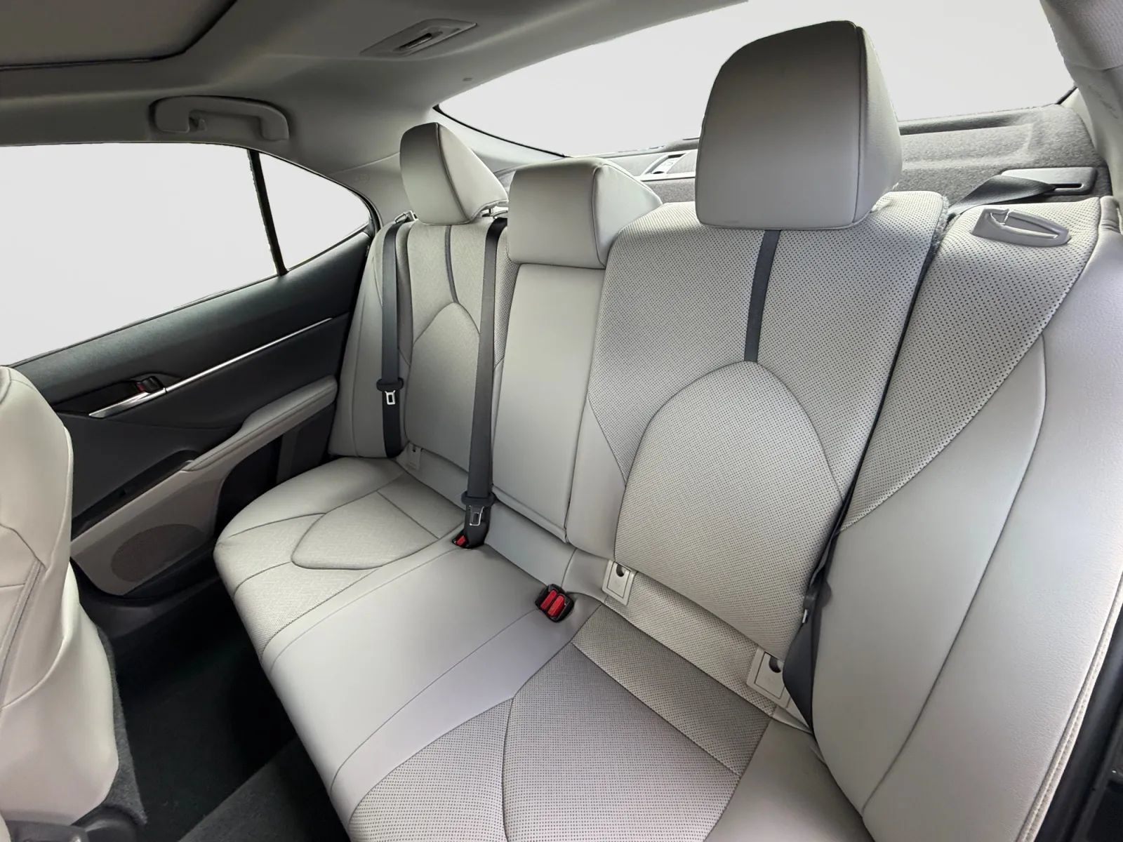 Used 2021 Toyota Camry XLE w/ Navigation Package AWD/4WD image 15