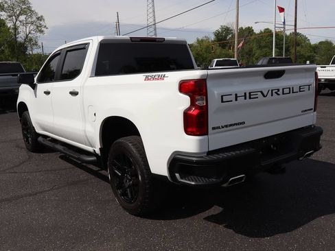 Used 2022 Chevrolet Silverado 1500 Custom Trail Boss w/ LPO, Dark Essentials Package AWD/4WD image 3