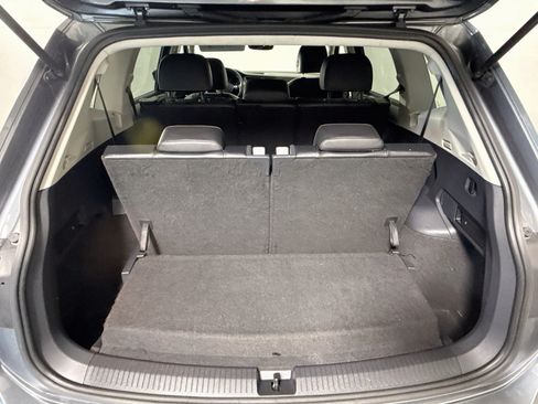 Used 2021 Volkswagen Tiguan SE w/ Panoramic Sunroof Package AWD/4WD image 35