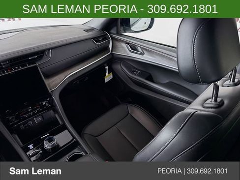 New 2025 Jeep Grand Cherokee Limited image 24